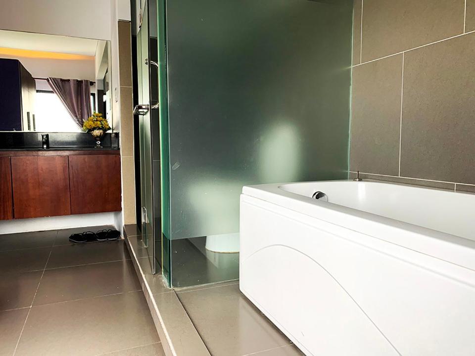 Duc Dat Quang Trung 2* TP. Hồ Chí Minh